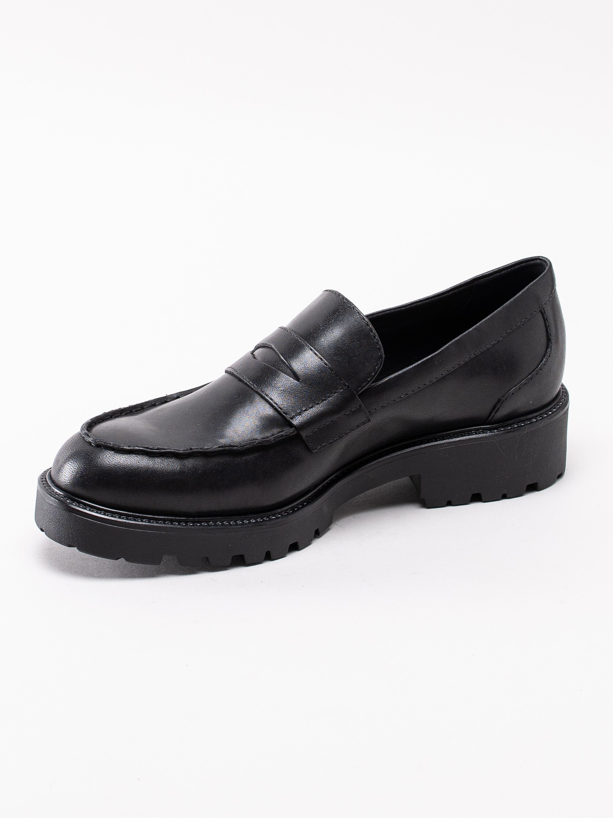 08193035 Vagabond Kenova 4641-301-20 svarta loafers med grov sula-2