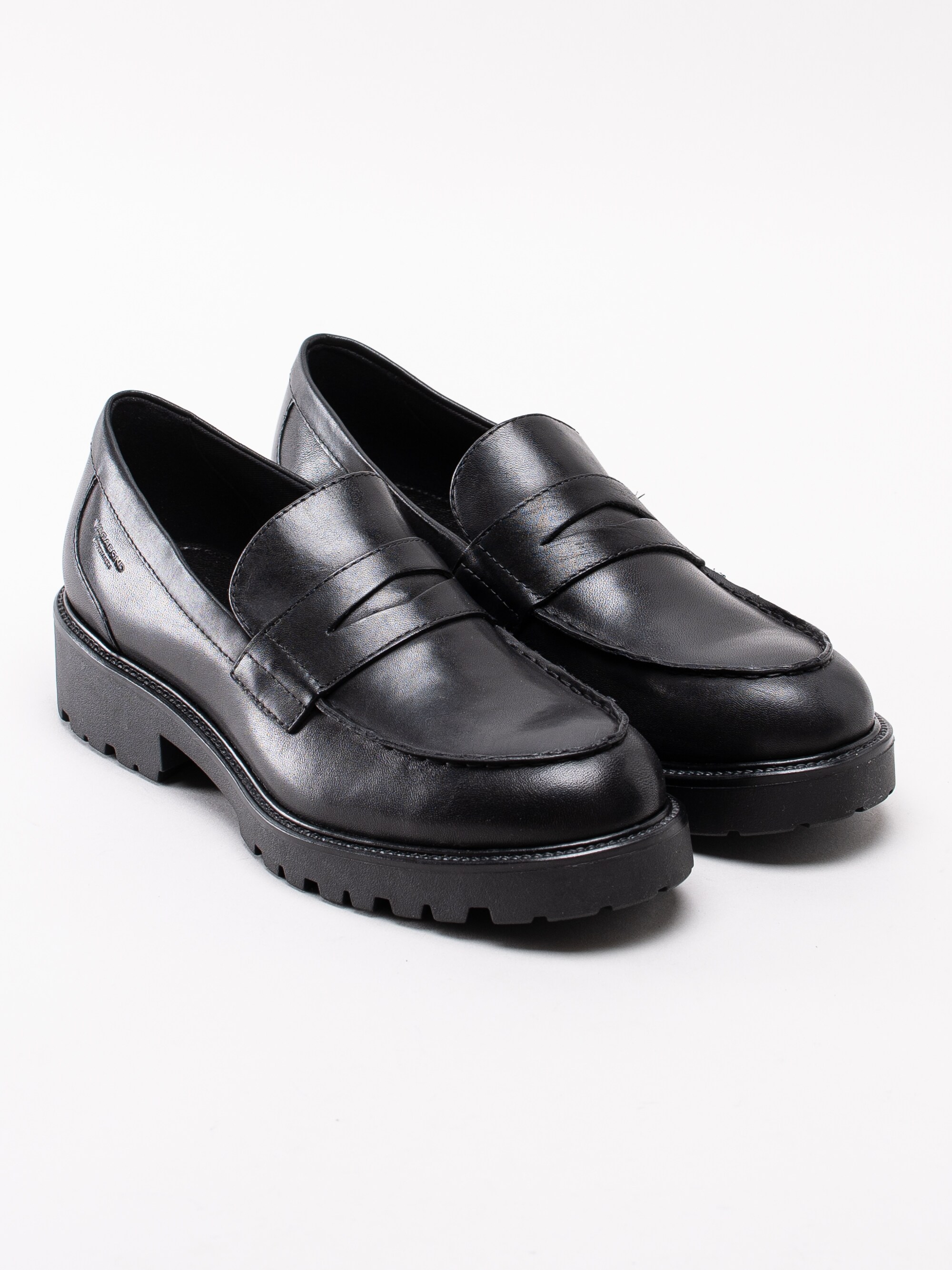 08193035 Vagabond Kenova 4641-301-20 svarta loafers med grov sula-3