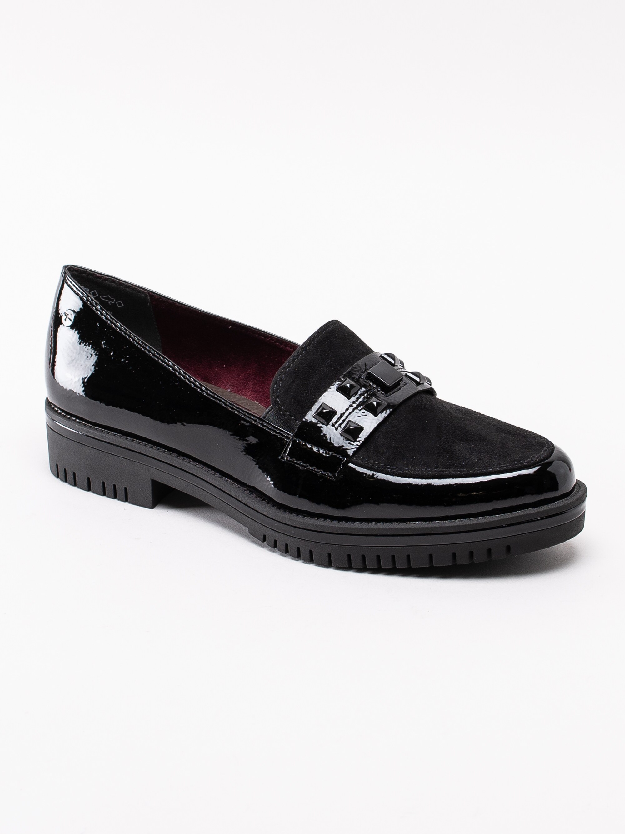 08193040 Tamaris 1-24706-23-073 svarta loafers med lackdetaljer-1