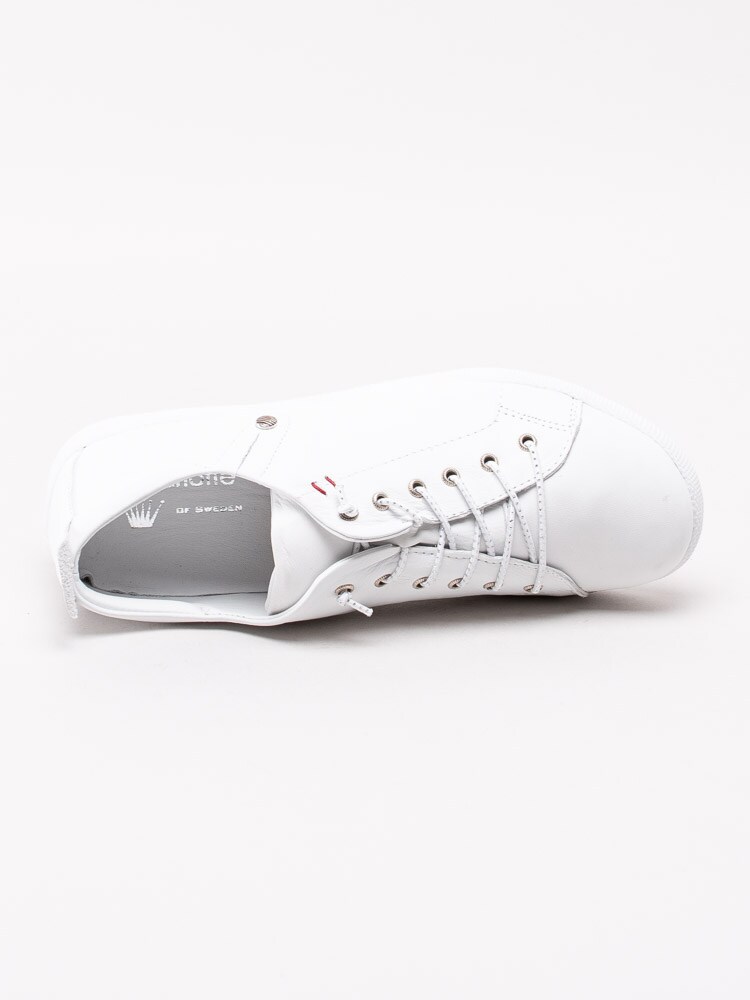 08201150 Charlotte of Sweden 887-5430-102 Vita slip on sneakers med resårsnörning-4