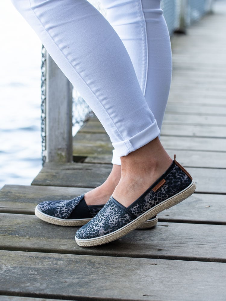 08201167 Marstrand Mjau 7137605.01 leopardmönstrade slip on espadrillos-7