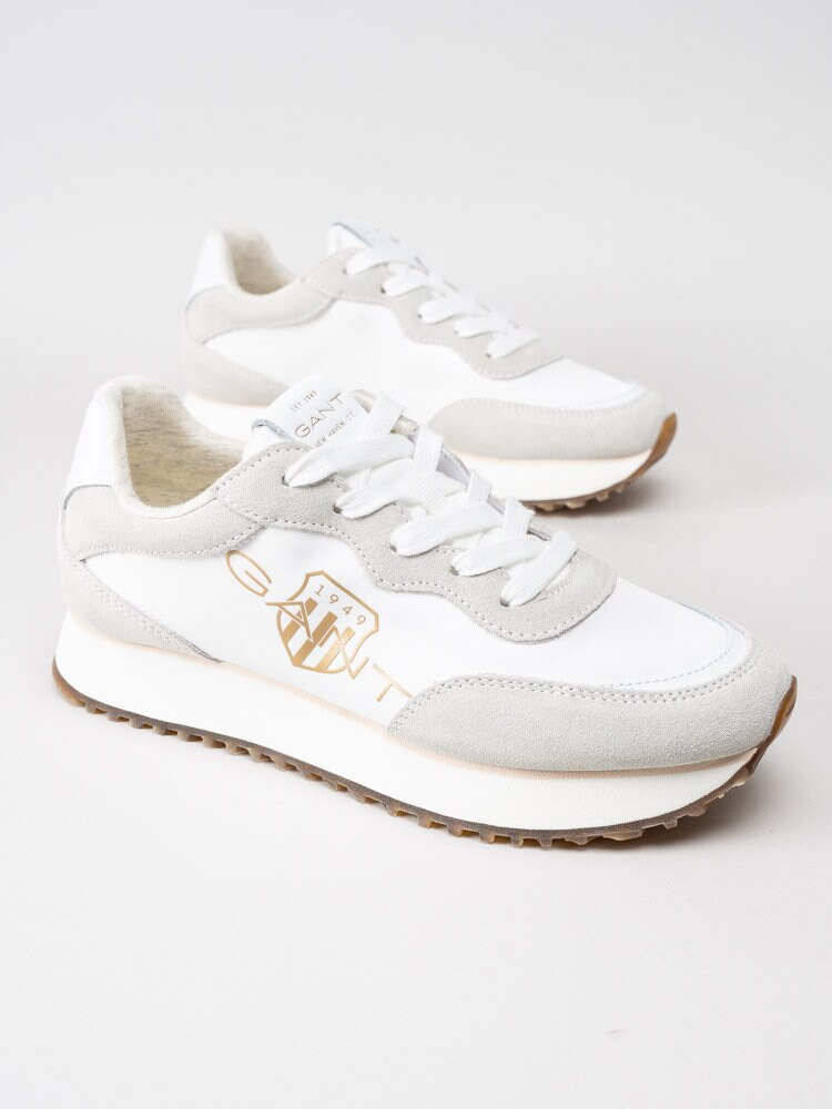 Gant Footwear - Bevinda Sneaker - Vita sneakers i skinn med logga i guld