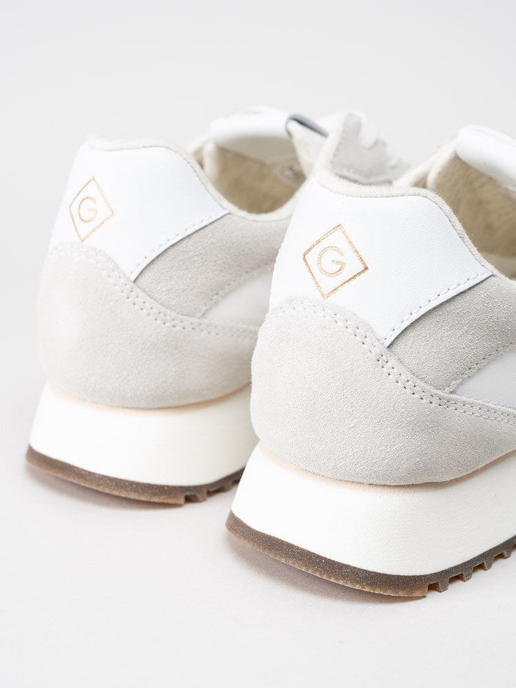 Gant Footwear - Bevinda Sneaker - Vita sneakers i skinn med logga i guld