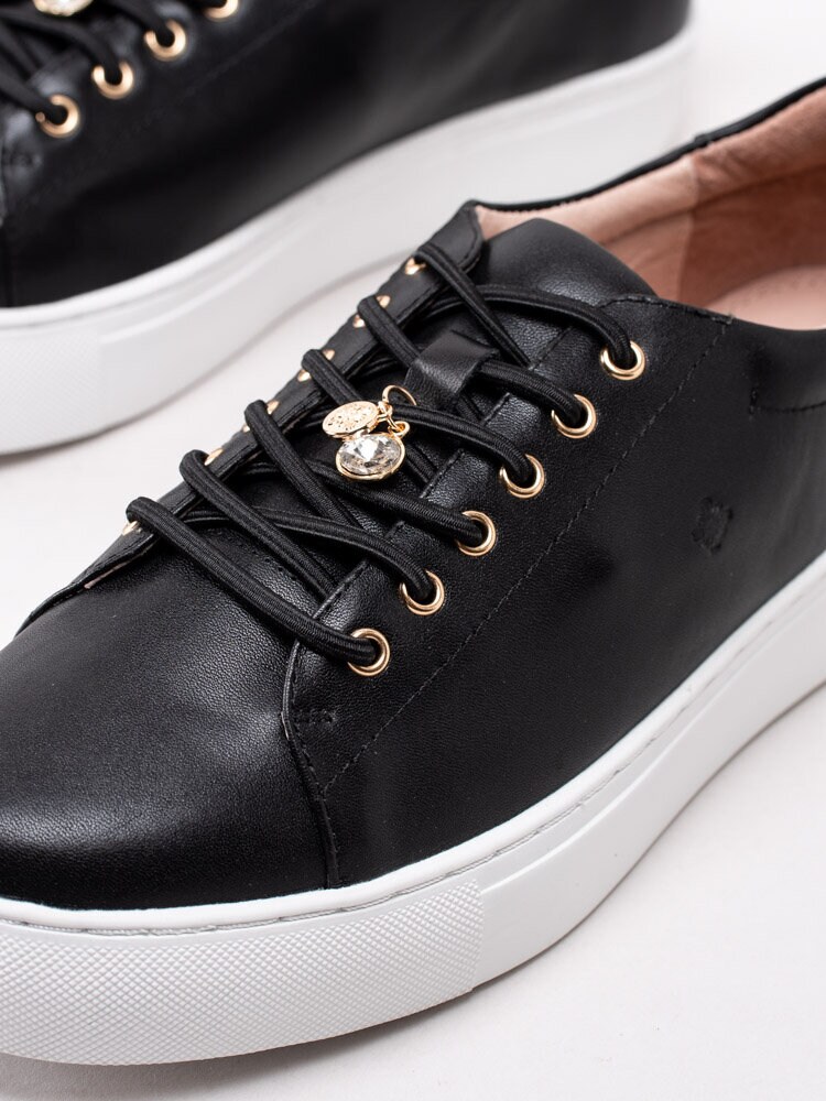 Dasia - Starlily Lace Up - Svarta platåsneakers med smyckeshänge