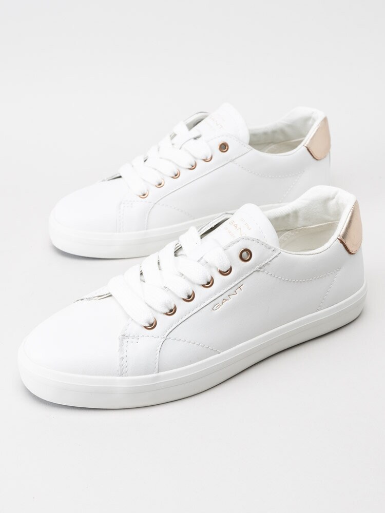 Gant Footwear - Seaville - Vita sneakers i skinn med rosaguldfärgat bakparti