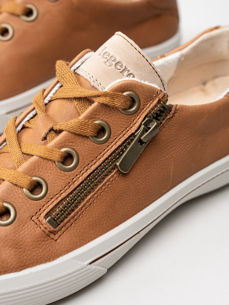 Legero - Bruna sneakers med skinn