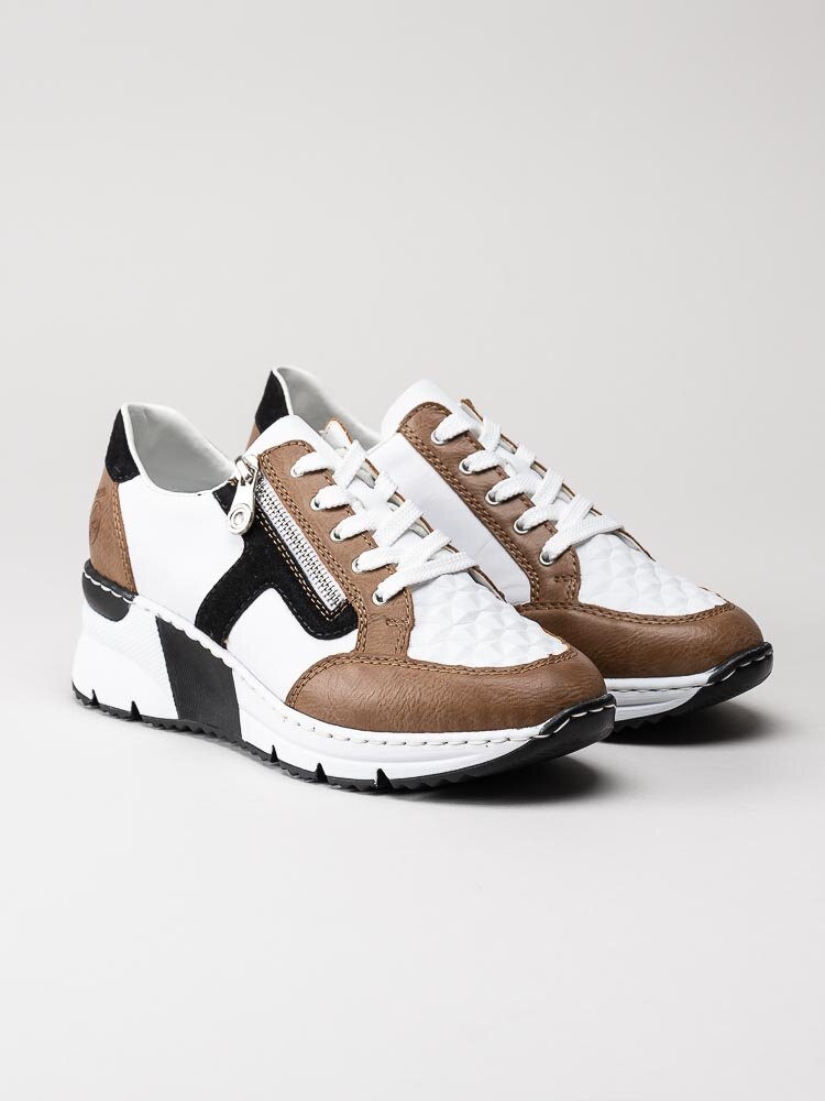 Rieker - Vita kilklackade sneakers med bruna och svarta partier