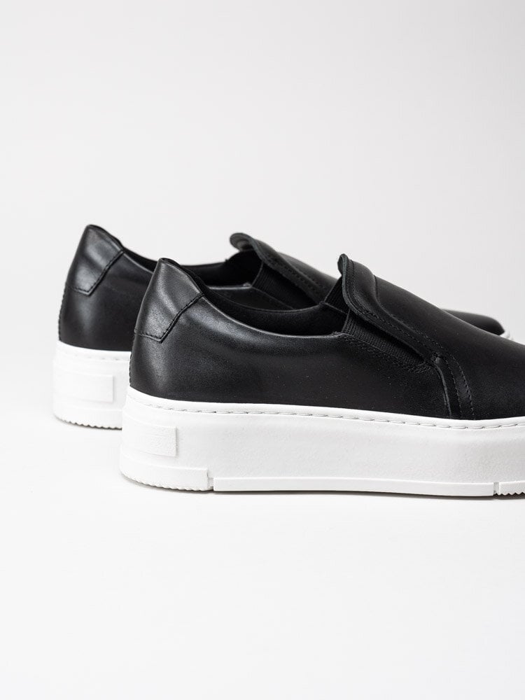 Vagabond - Judy - Svarta slip on platåsneakers i skinn