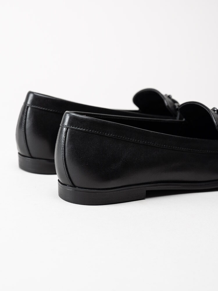 Tamaris - Svarta loafers i skinn