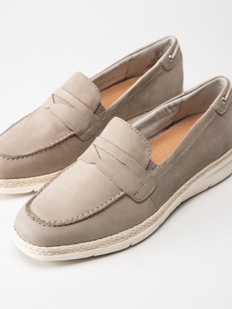 Tamaris - Gråbeige loafers i nubuck