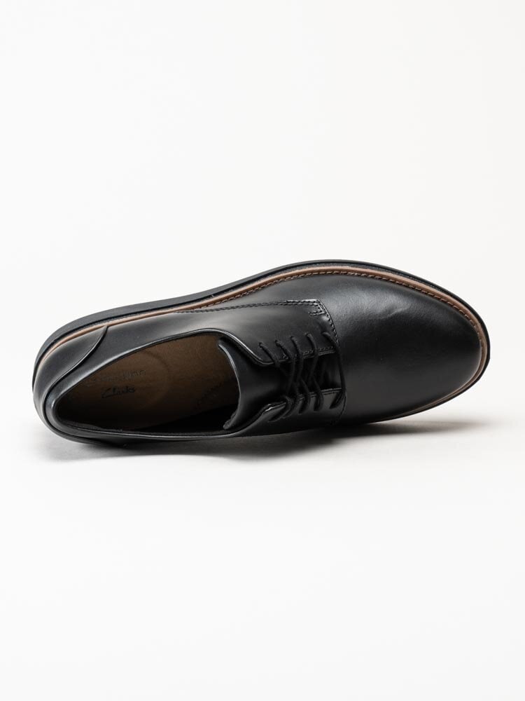 Clarks - Sharon Noel - Svarta kilklackade snörskor i skinn