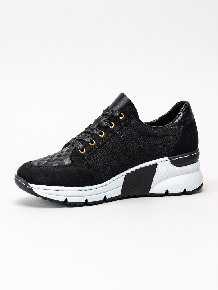 Rieker - Svarta kilklackade sneakers i nubuck med gulddetaljer