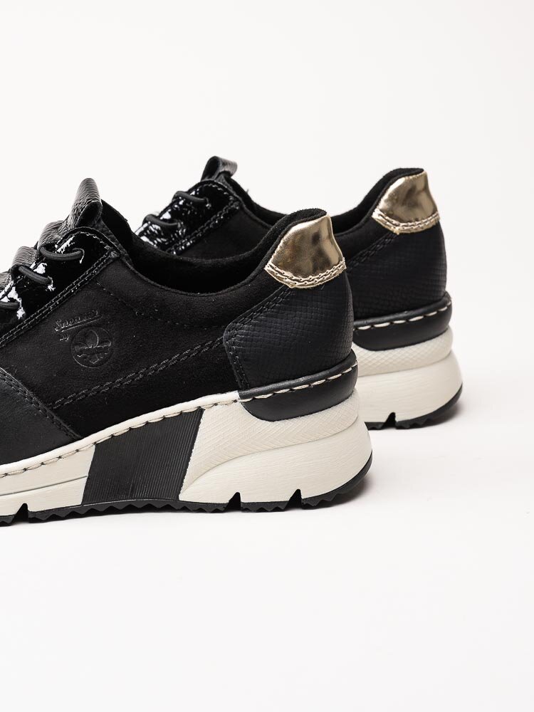 Rieker - Svarta kilklackade sneakers