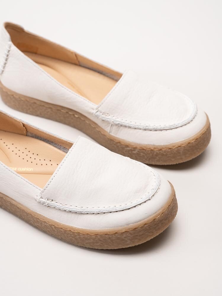 Clarks - Barleigh Low - Vita slip on skor i skinn