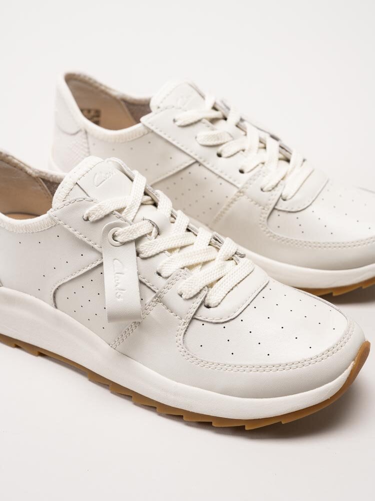 Clarks - Dashlite Run - Off white sneakers i skinn