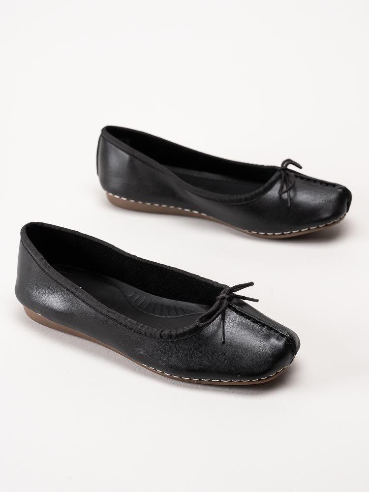 Clarks - Freckle Ice - Svarta ballerinaskor i skinn