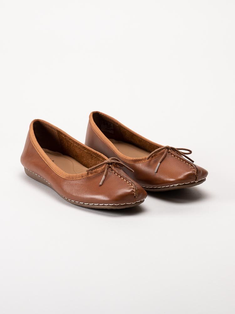 Clarks - Freckle Ice - Bruna ballerinaskor i skinn