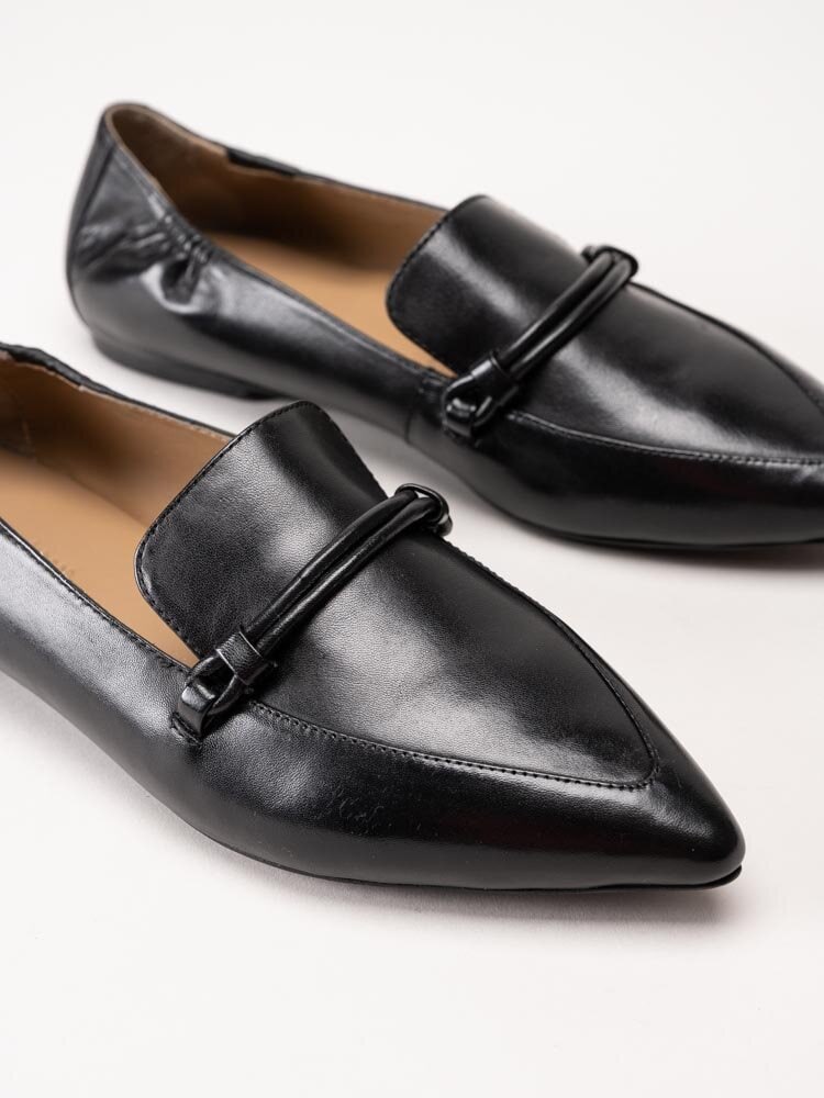 Copenhagen Shoes - Be You - Svarta spetsiga loafers i skinn