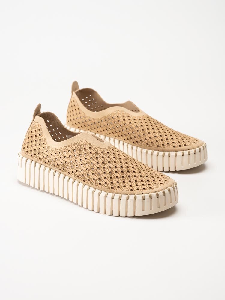 Ilse Jacobsen - TULIP3373 - Beige slip on skor med perforering