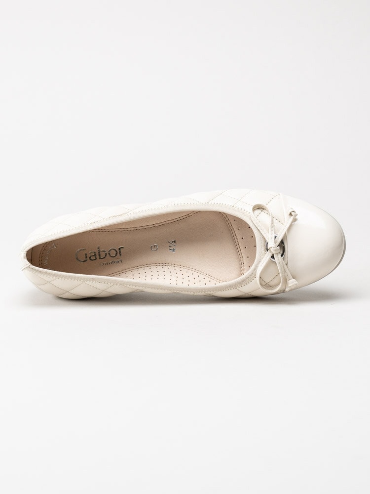 Gabor - Beige ballerinaskor i skinn med lack-tå