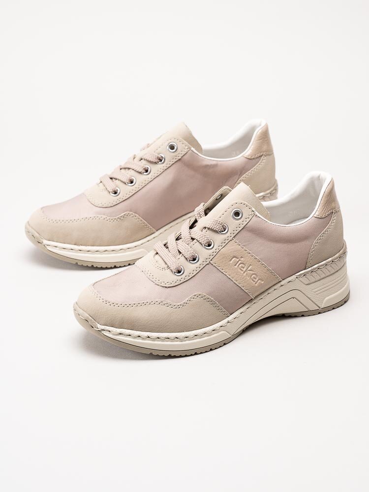 Rieker - Beige kilklackade sneakers med partier i lack