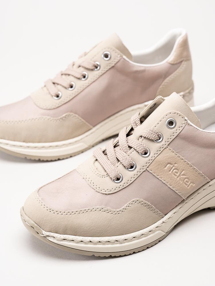 Rieker - Beige kilklackade sneakers med partier i lack