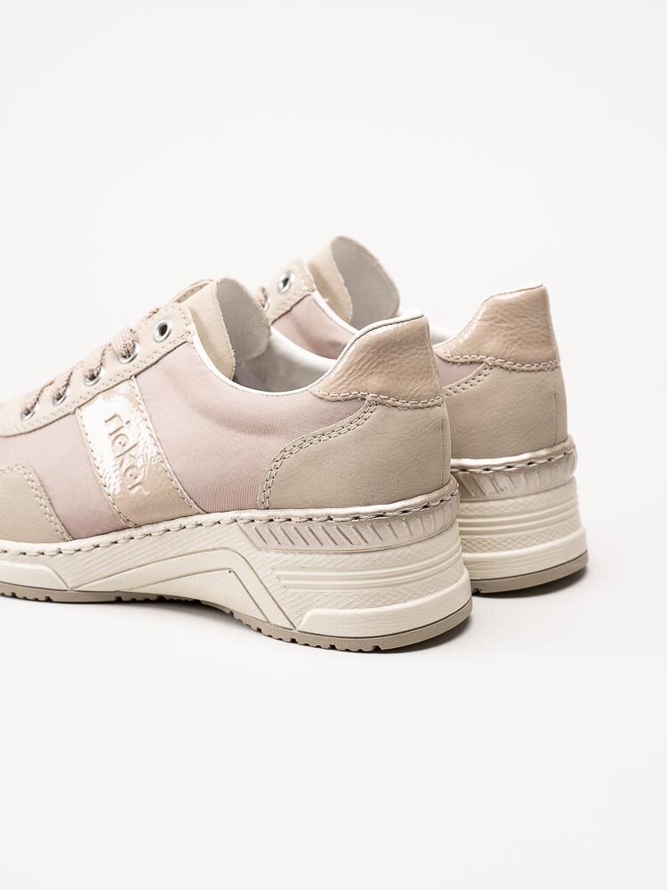 Rieker - Beige kilklackade sneakers med partier i lack