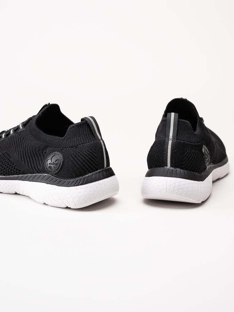 Rieker - Svarta slip on sneakers i textil