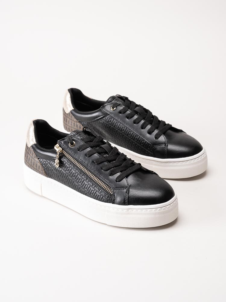 Tamaris - Svarta sneakers med guld-detaljer