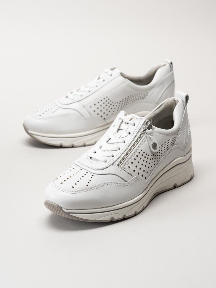 Tamaris - Vita kilklackade sneakers i skinn