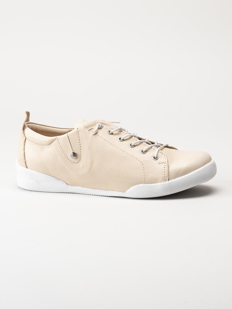 Charlotte of Sweden - Beige sneakers i mjukt skinn