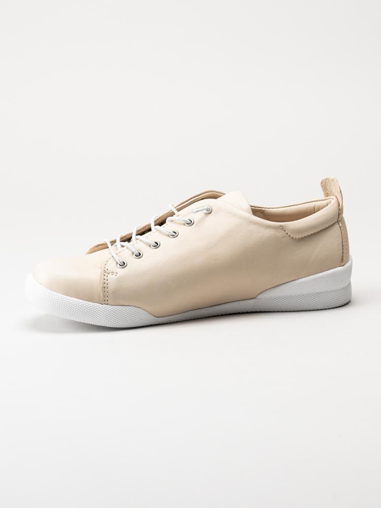 Charlotte of Sweden - Beige sneakers i mjukt skinn