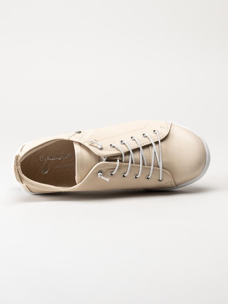 Charlotte of Sweden - Beige sneakers i mjukt skinn