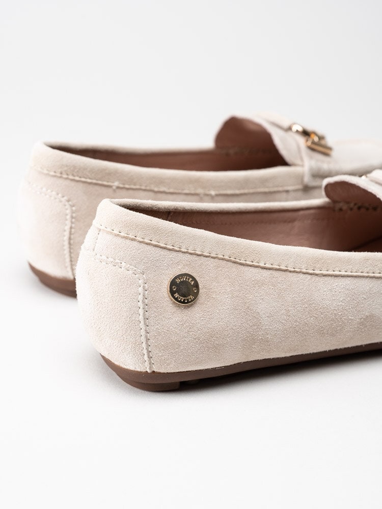 Novita - Parma - Beige loafers med guldfärgat spänne