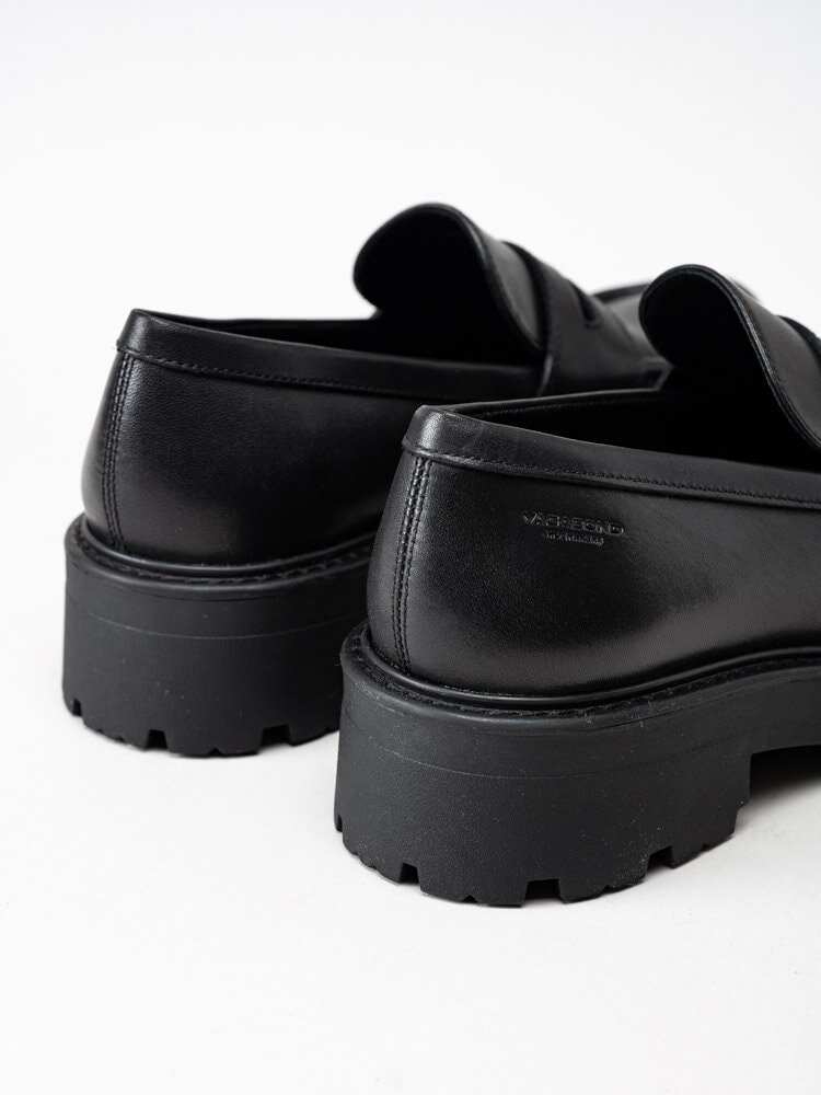 Vagabond - Cosmo 2.0 - Svarta loafer i skinn