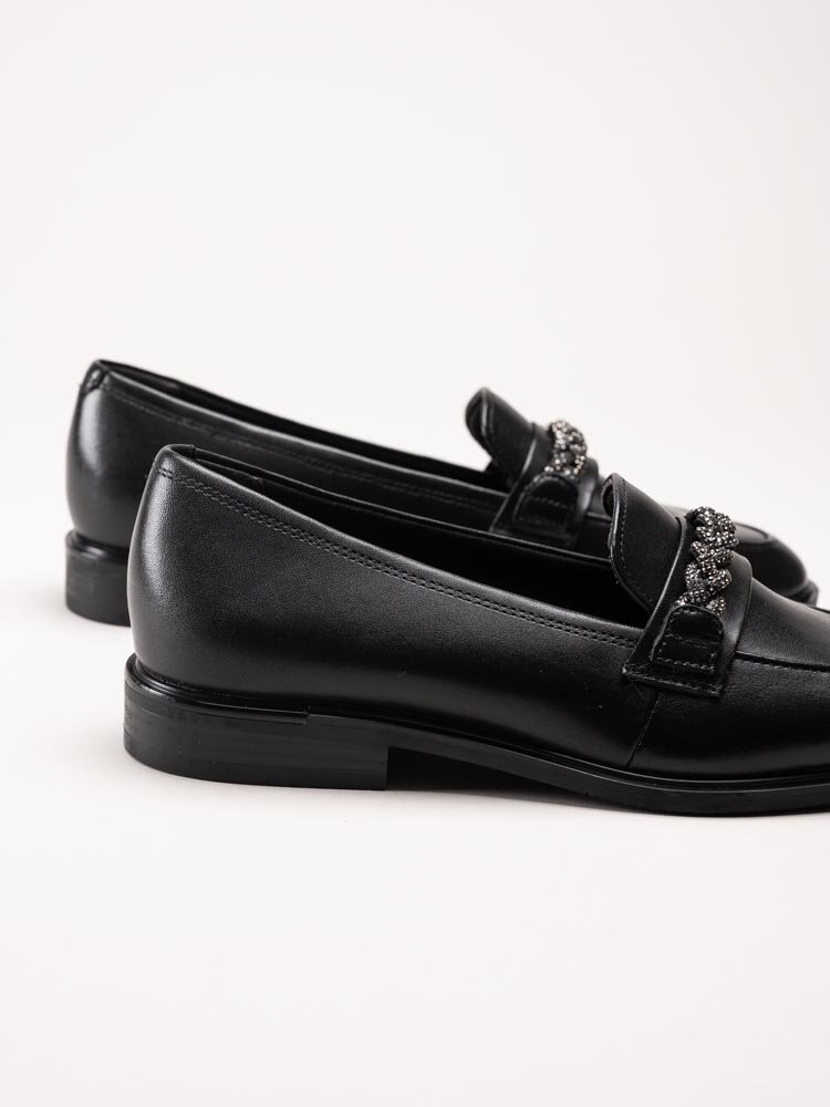 Tamaris - Svarta loafers i skinn