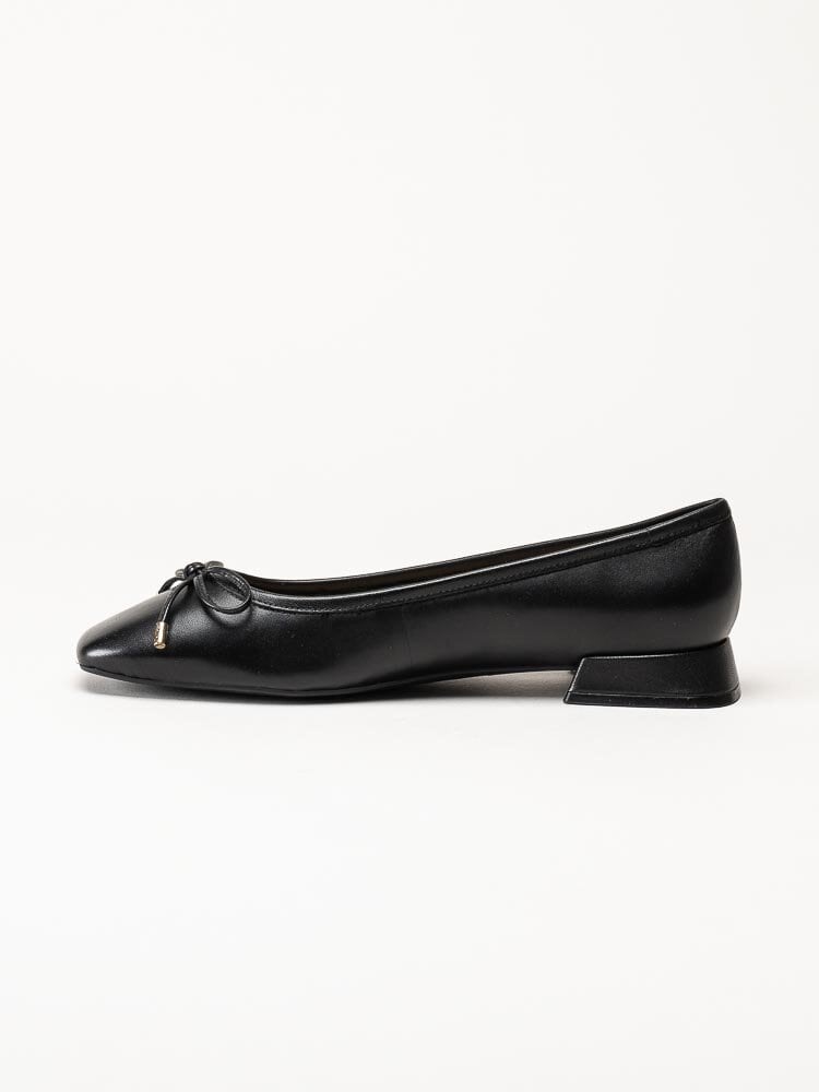 Clarks - Ubree15 Step - Svarta ballerinaskor i skinn