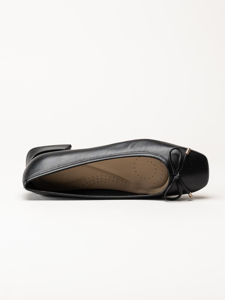 Clarks - Ubree15 Step - Svarta ballerinaskor i skinn