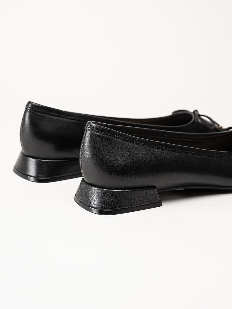 Clarks - Ubree15 Step - Svarta ballerinaskor i skinn