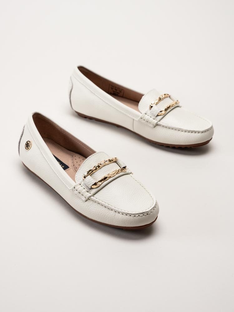 Novita - Parma Flat - Off white loafers med guldfärgat spänne