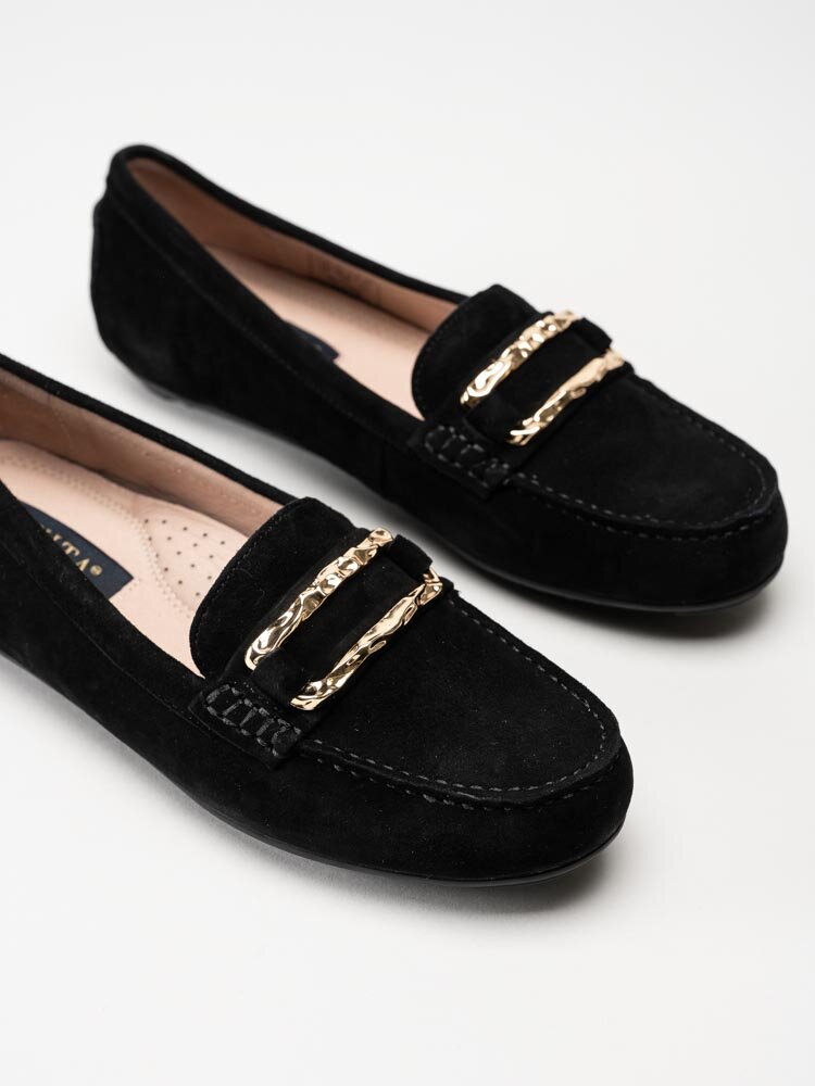 Novita - Parma Flat - Svarta loafers med guldfärgat spänne