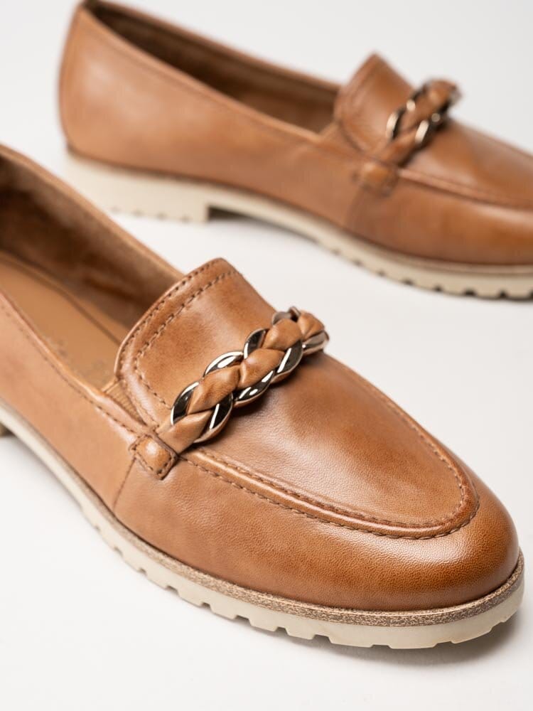 Tamaris - Ljusbruna loafers i skinn