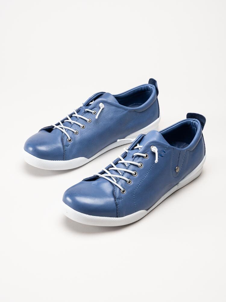 Charlotte of Sweden - Blå sneakers i skinn