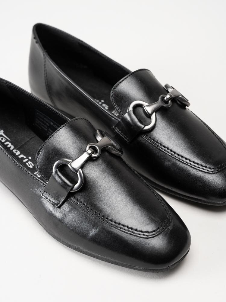 Tamaris - Svarta loafers i skinn