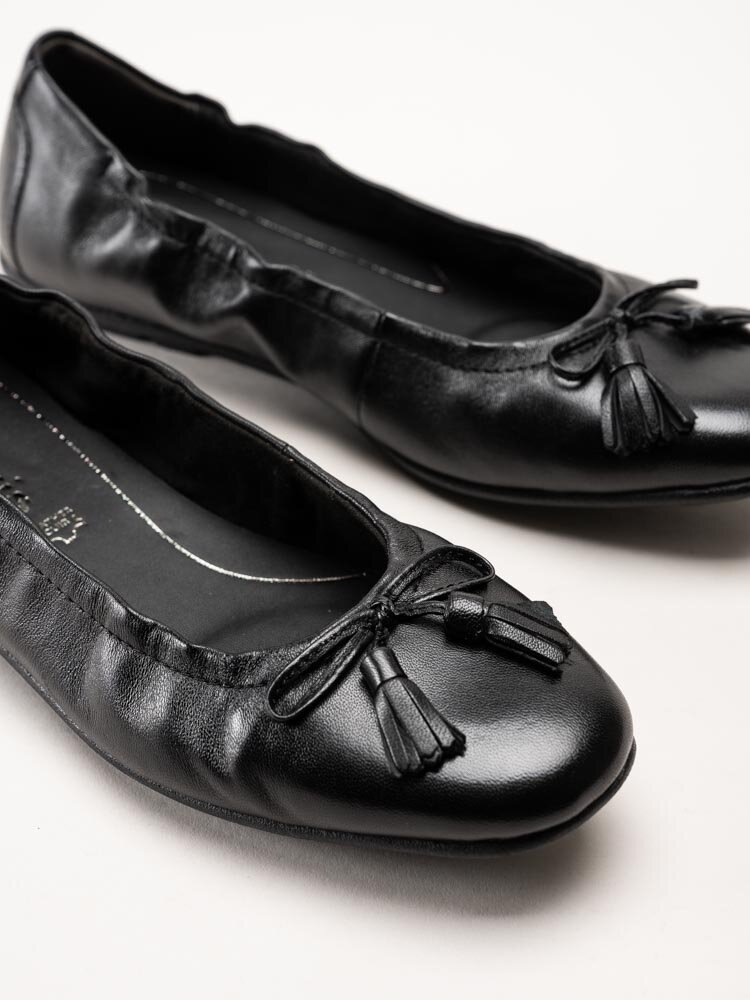 Tamaris - Svarta ballerina i skinn