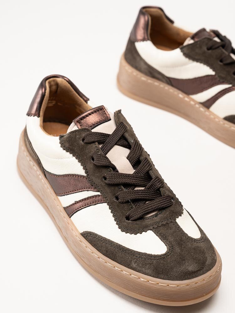 Gabor - Vitbruna sneakers i skinn och mocka