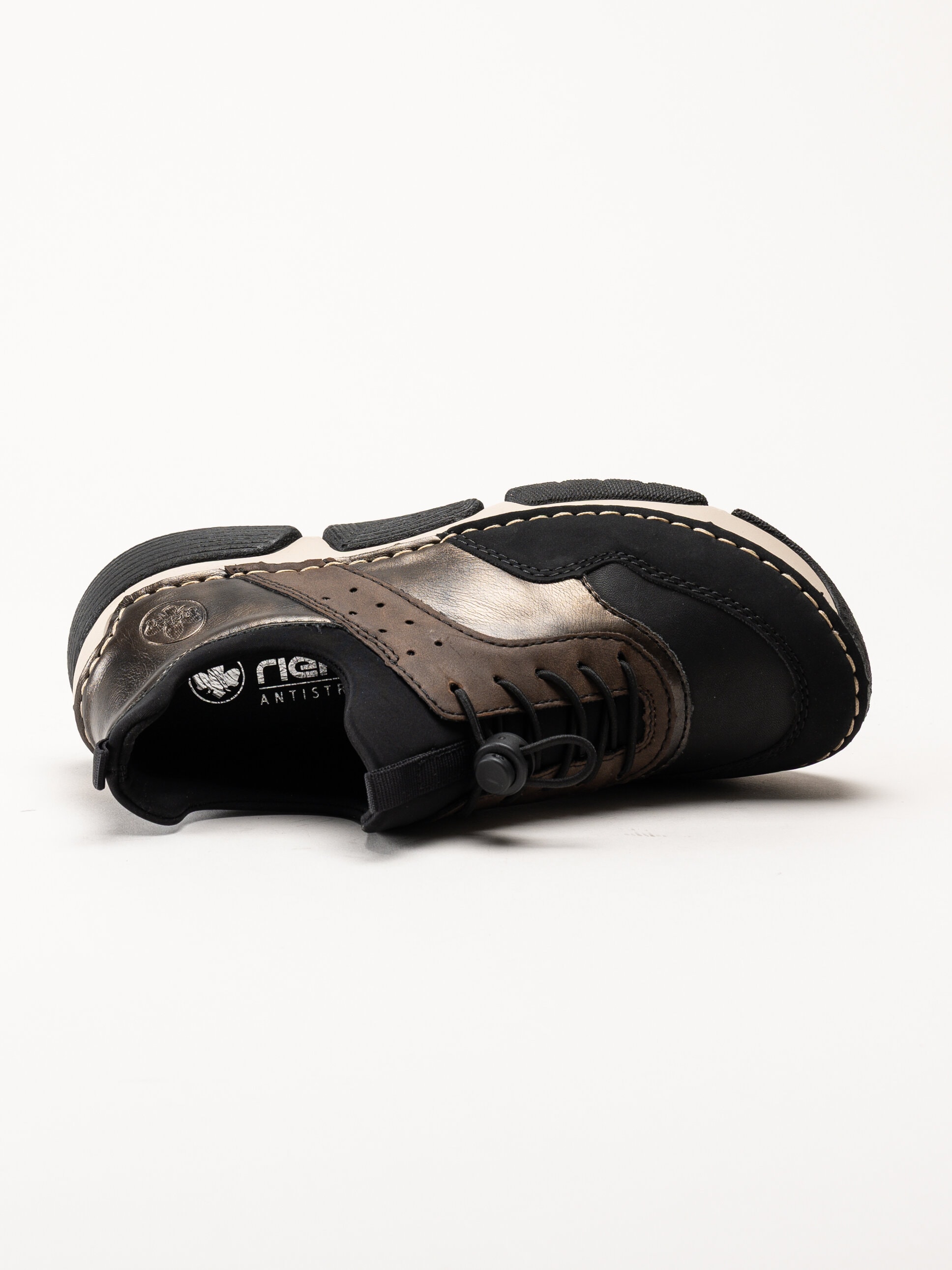 Rieker - Svarta slip on promenadskor