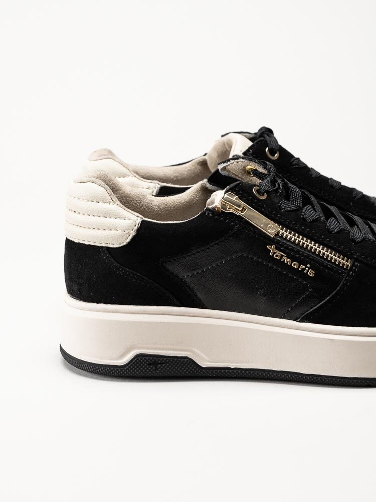 Tamaris - Svarta sneakers i skinn och mocka