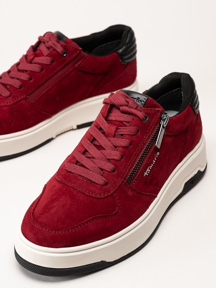 Tamaris - Röda sneakers i mocka