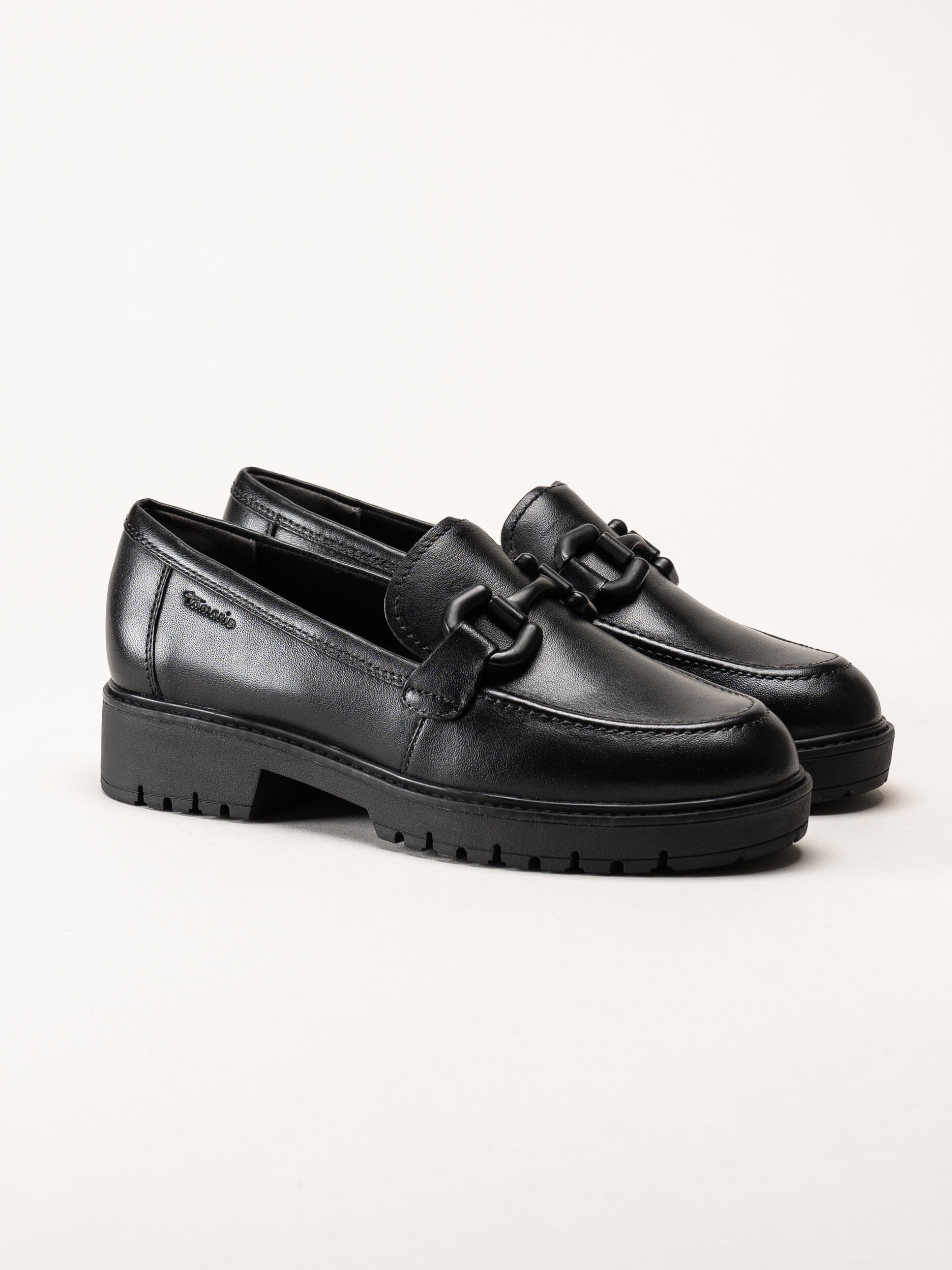 Tamaris - Svarta loafers i skinn